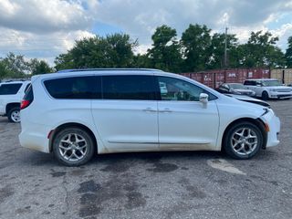 2020 Chrysler Pacifica Limited - Exterior Side Passenger